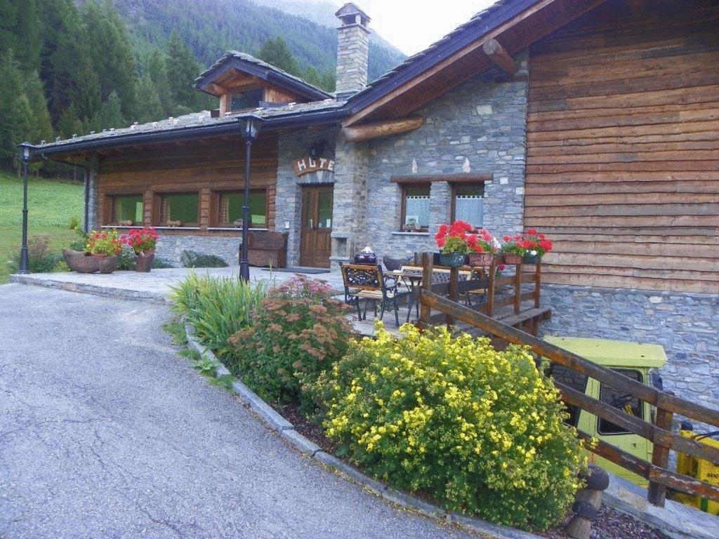 Hotel Les Granges Ла-Тюїль Екстер'єр фото