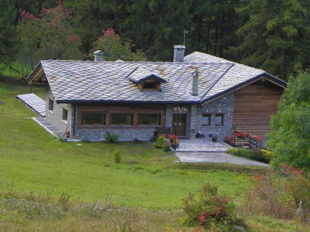Hotel Les Granges Ла-Тюїль Екстер'єр фото