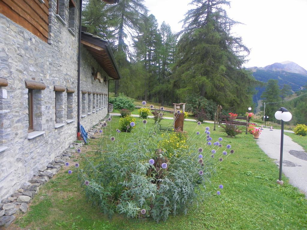 Hotel Les Granges Ла-Тюїль Екстер'єр фото